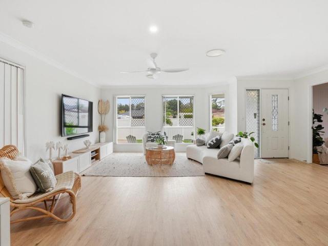 Modern Family Oasis in the Heart of Elanora