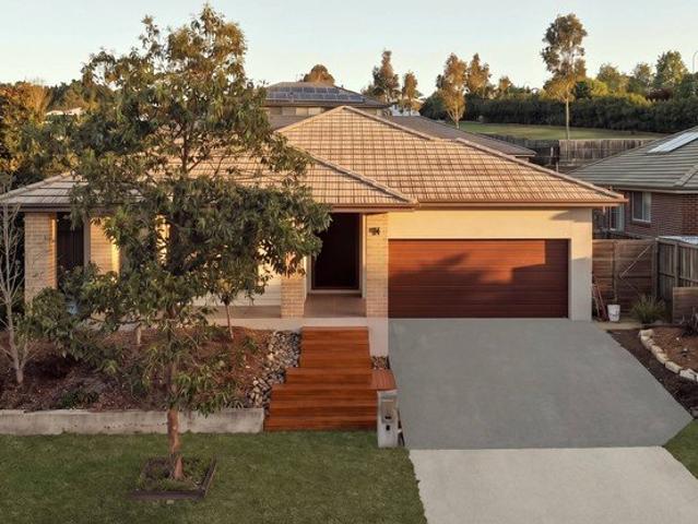 Modern Family Oasis with Bright Alfresco and Dual Street Access