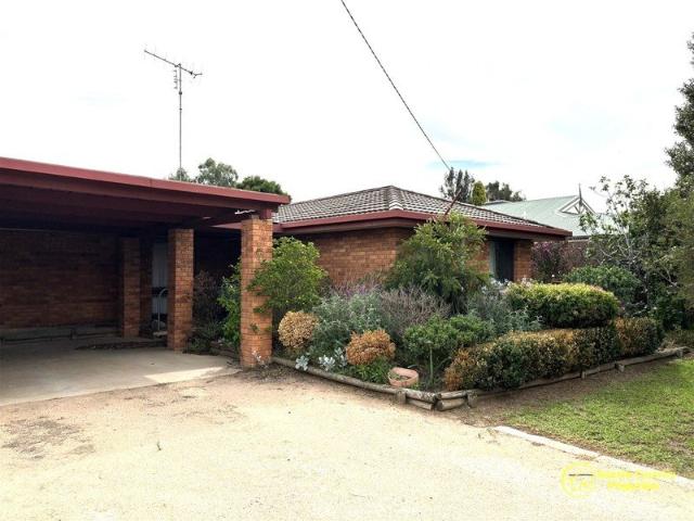Modern Family Comfort Backing onto the Berrigan Golf Course