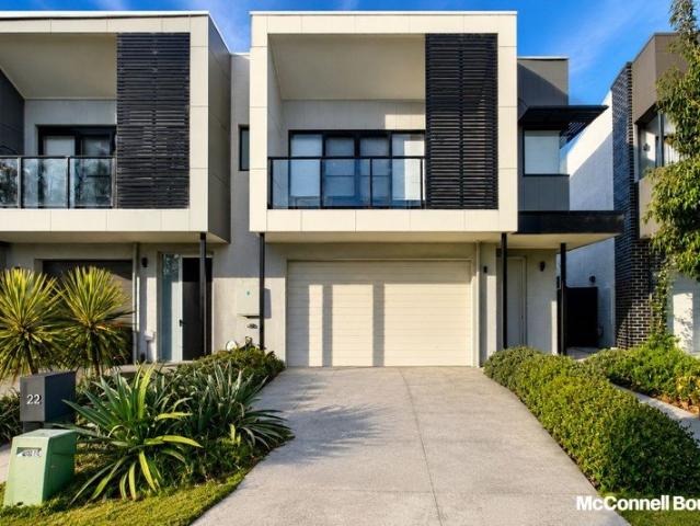 Modern Family Comfort in a Peaceful Setting