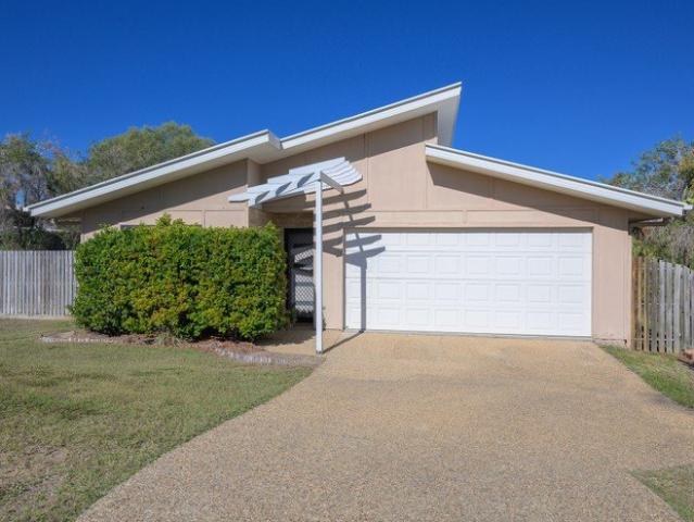 Modern Family Comfort in a Quiet Glen Eden Setting