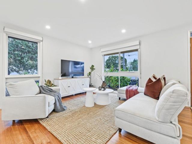 Modern Family Comfort in a Quiet Neighbourhood