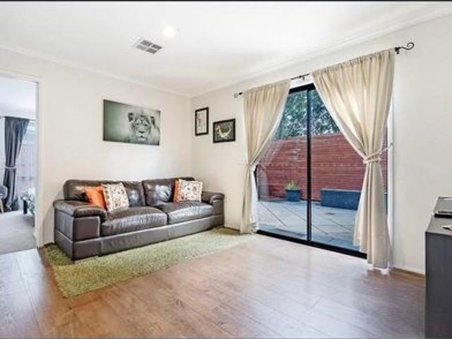 Modern Family Comfort in Prime Cranbourne East Location