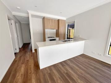 Modern Family Comfort in the Heart of Armstrong Creek
