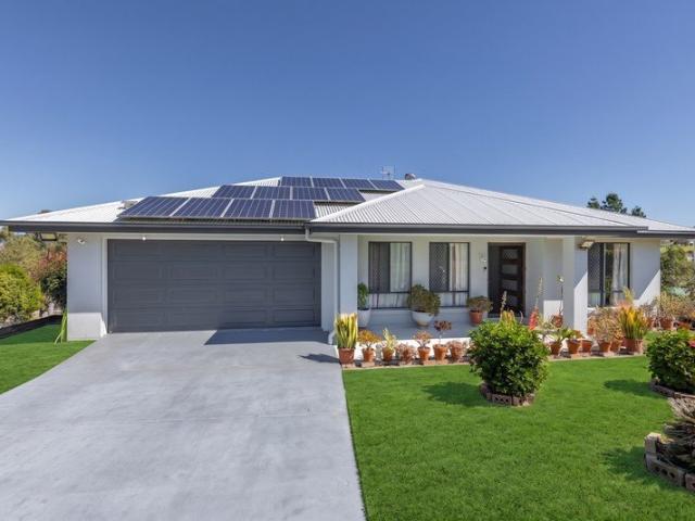 Modern Family Comfort with Panoramic Rural Views on 1,983sqm