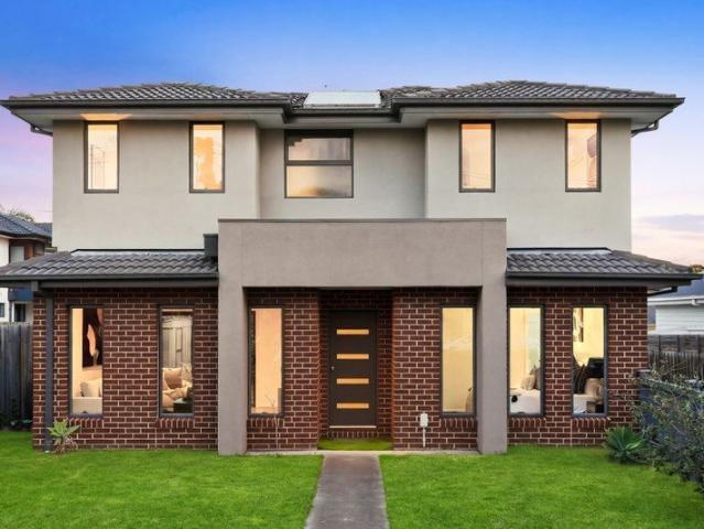 Contemporary Family Living in the Oakleigh South Primary School Zone