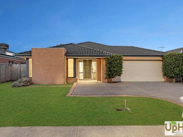 Modern Family Haven on 696m² in Central Pakenham Space, Comfort & Convenience Combined