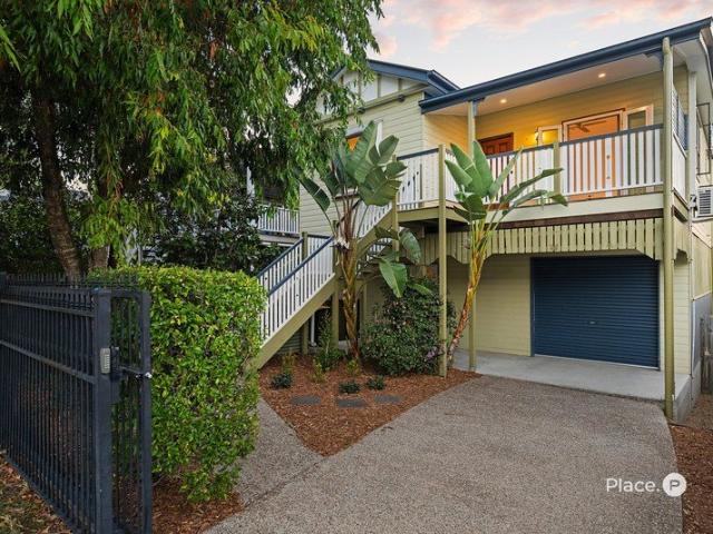 Modern Family Haven in Vibrant Hawthorne