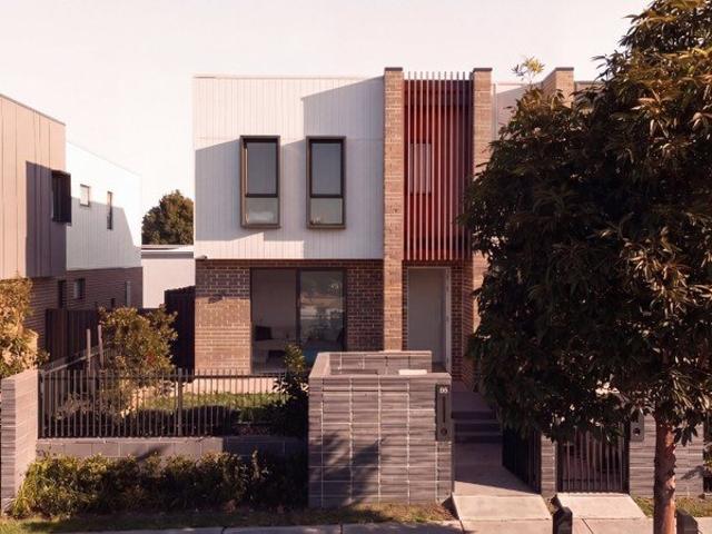 Modern Family Haven with Luxurious Master Suite and Alfresco Living