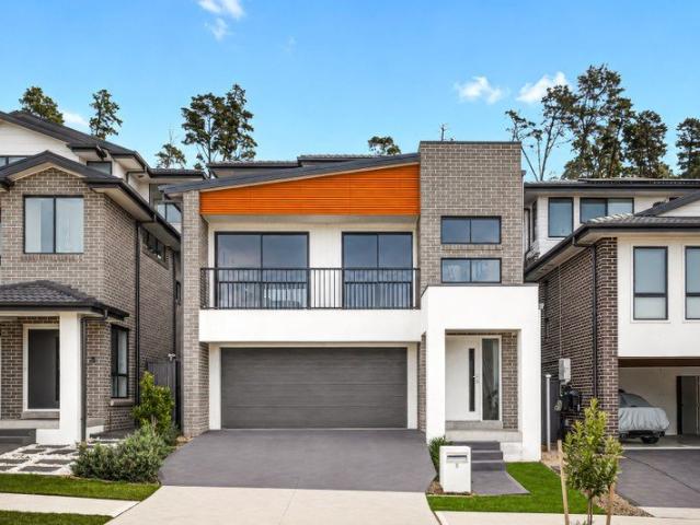 Modern family haven with views in the heart of Pemulwuy