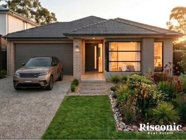 Modern family haven with views in the heart of Pemulwuy