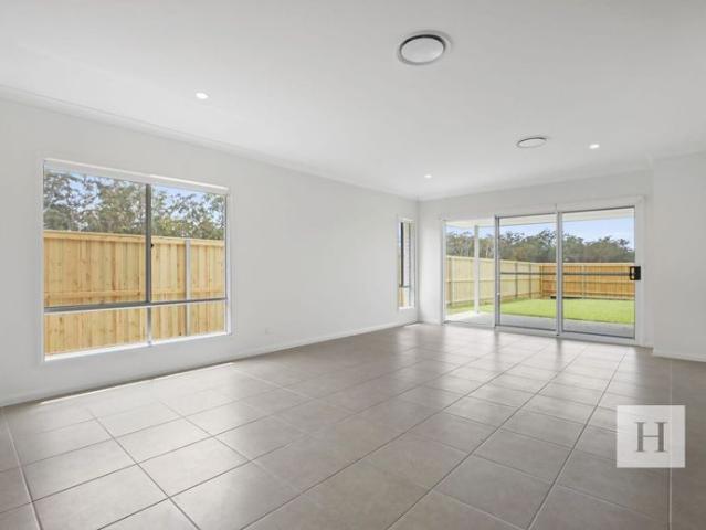 MODERN FAMILY HOME