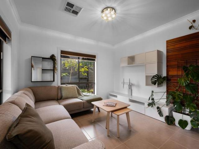 MODERN FAMILY HOME