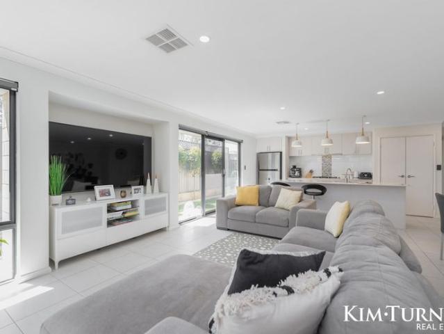 MODERN FAMILY HOME