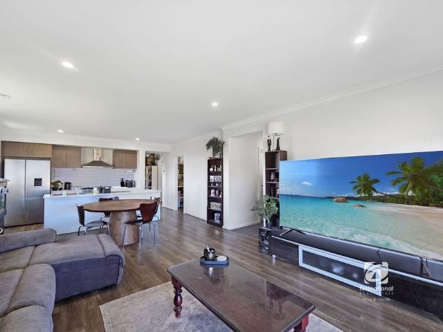 MODERN FAMILY HOME!
