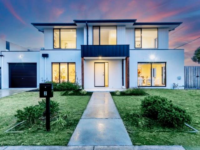 Family Sanctuary With Abundant Natural Light NO BODY CORPORATE!