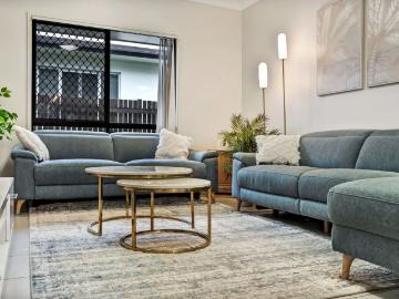 MODERN FAMILY HOME