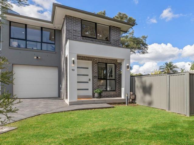 Modern Family Home Convenient Location