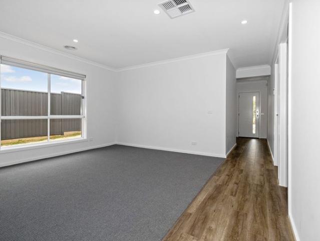 MODERN FAMILY HOME CLOSE TO DTC
