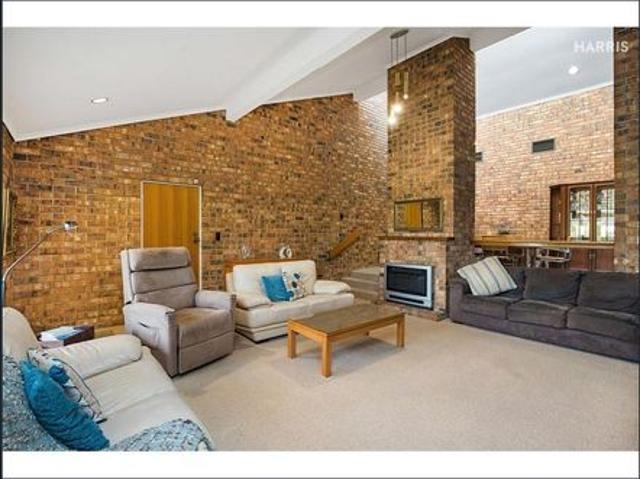 Modern Family Home Close to the Lake & Westfield