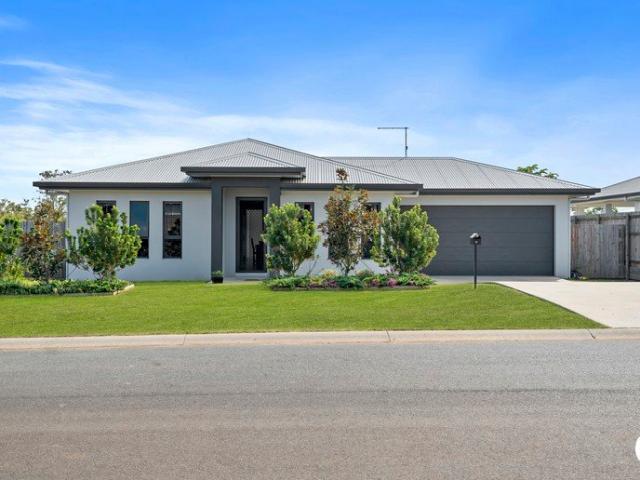 Modern Family Home + Backyard Oasis on 903m² + No Rear Neighbours!