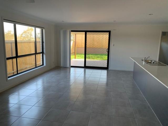 Modern family home Glenvale close to schools / amenities