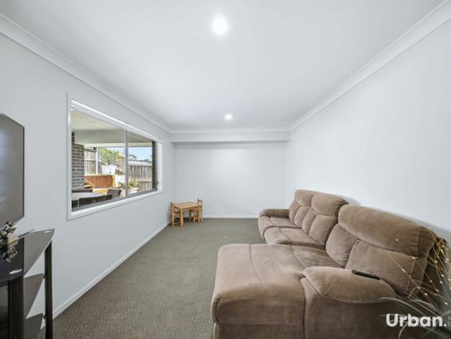 MODERN FAMILY HOME FOR LEASE IN GRETA! 4 BEDROOMS & SOLAR PANELS