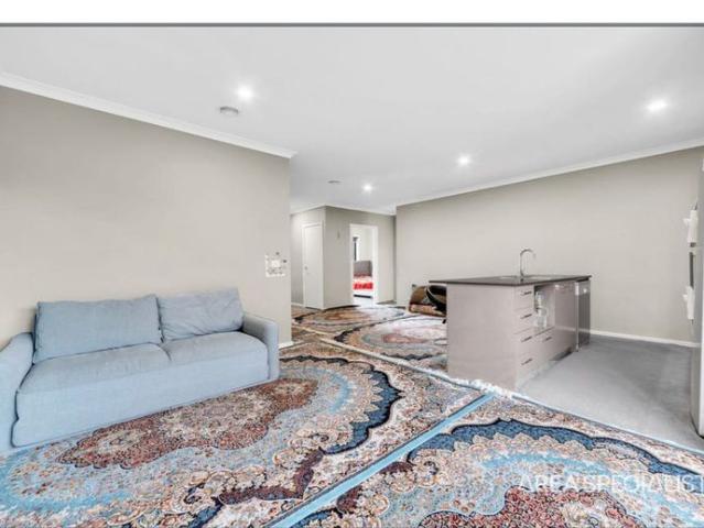 Modern Family Home for Rent – 22 Folkestone Road, Werribee VIC 3030