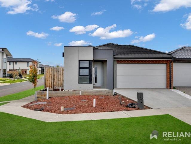 MODERN FAMILY HOME FOR RENT $500 PER WEEK