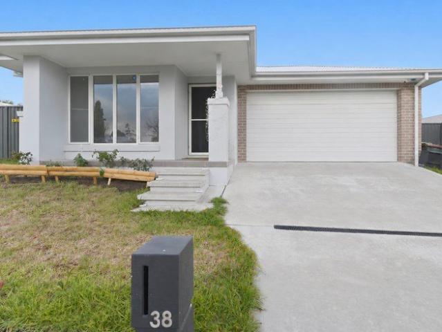 Modern Family Home for Rent in Prime Armidale Location