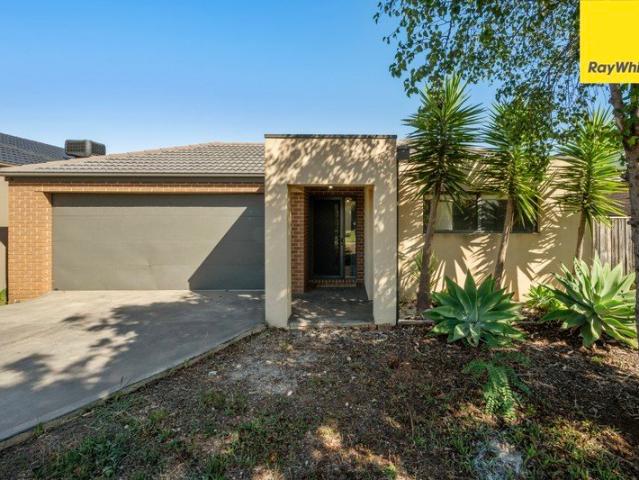 Modern Family Home in Convenient Brookfield Location