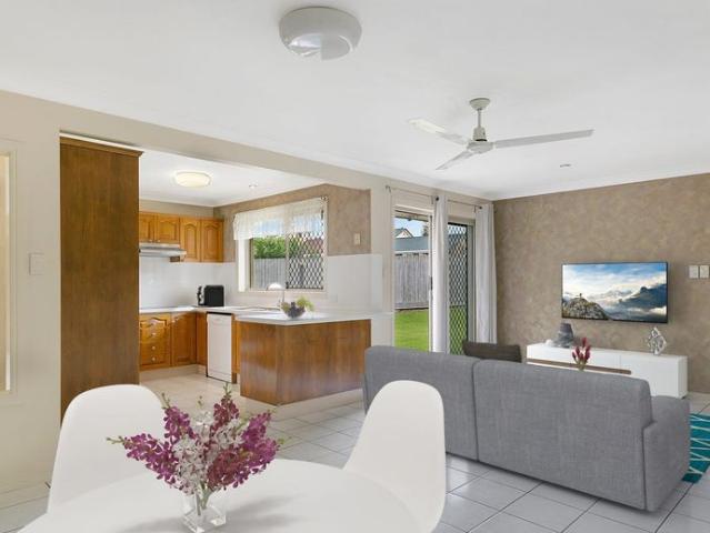 Modern Family Home in Convenient Calamvale Location
