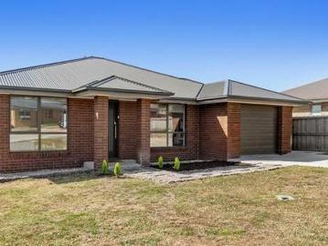 House for sale in Tasmania - Equipped kitchen