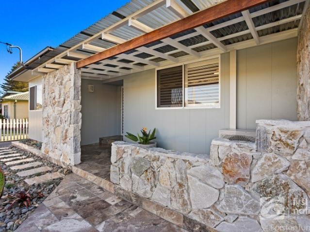 Modern Family Home in Convenient Forster Location