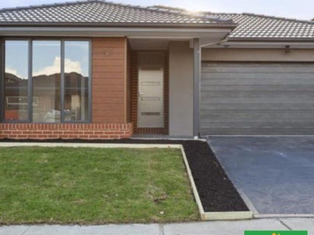 Modern Family Home in Clyde VIC