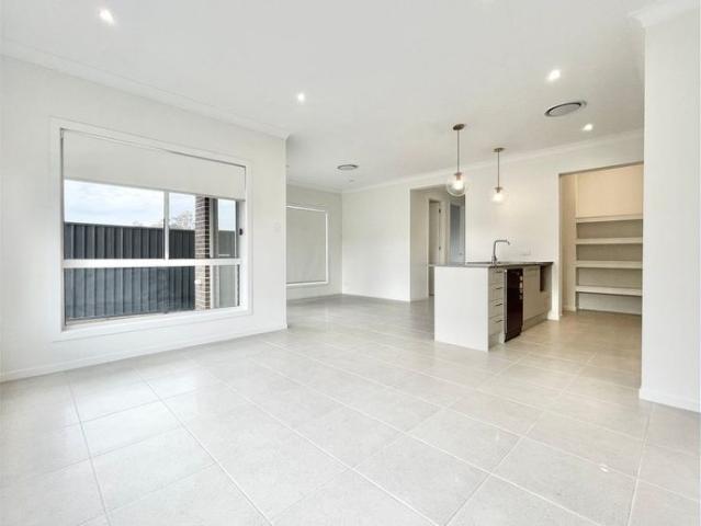 Modern Family Home in a Convenient Leppington Location