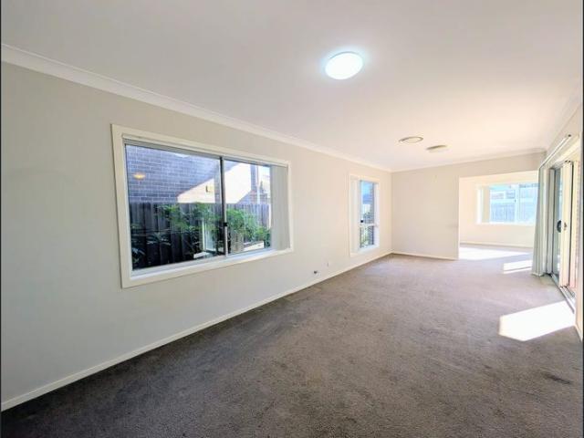 Modern Family Home in a Convenient Schofields Location