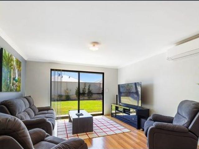 Modern Family Home in a Peaceful Coastal Location 38 Fortescue Boulevard, Two Rocks