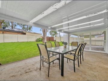 Modern Family Home in a Peaceful Cranebrook Location – Space, Comfort & Convenience!