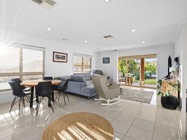 Modern Family Home In A Prime Albury Location