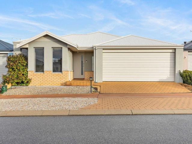 Modern Family Home in Aubin Grove