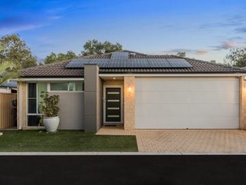 Modern Family Home in Byford Style, Space & Comfort