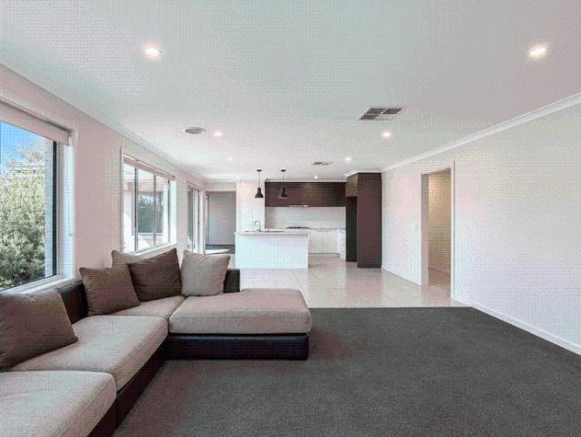 Modern family home in Ferntree Ridge