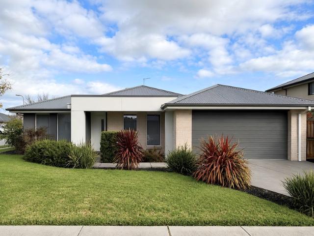 Modern family home in Ferntree Ridge