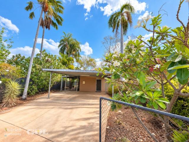 Modern Family Home in KATHERINE EAST