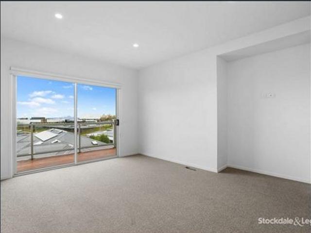 Modern Family Home in Highton