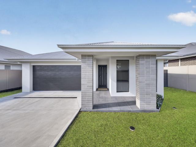 Modern family home in Huntlee
