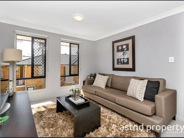 Modern Family Home in Mansfield State High School Catchment