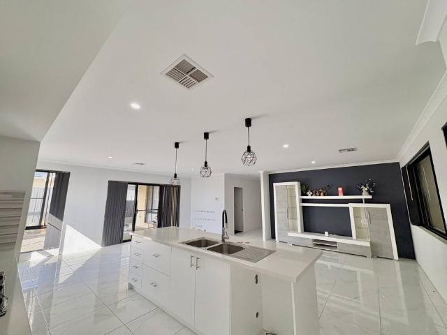 Modern Family Home in Midvale