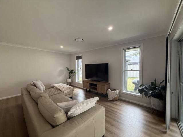 Modern Family Home in North Tamworth